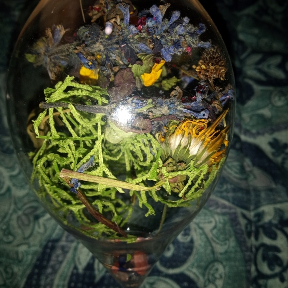 Teardrop shaped angel orb - Picture 3 of 6